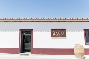 Fachada de la propiedad