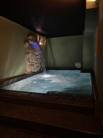 季节性开放的室外游泳池
