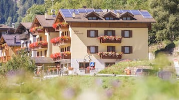 Fachada da propriedade