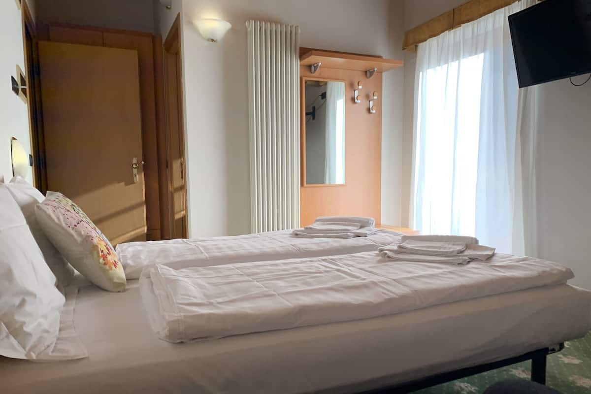 In-room safe, desk, cots/infant beds, bed sheets