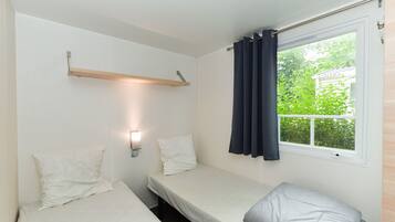 Comfort Mobile Home (Lancelot ) | 1 bedroom, bed sheets