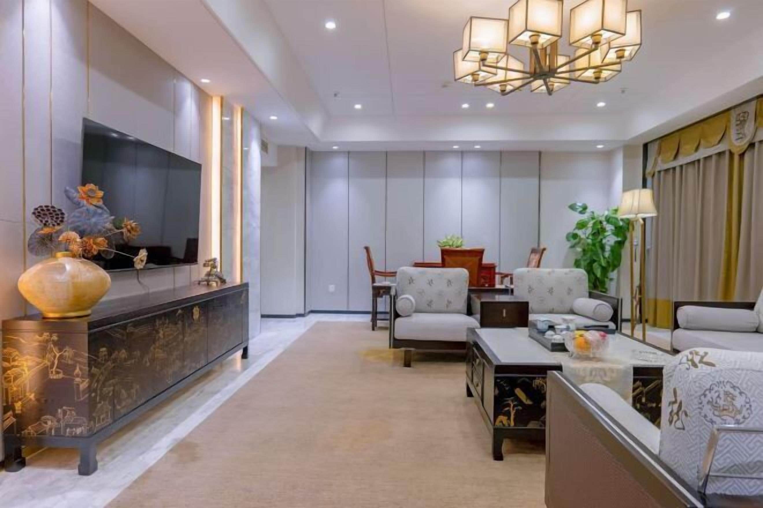 Cribs/infant beds, Internet, alarm clocks