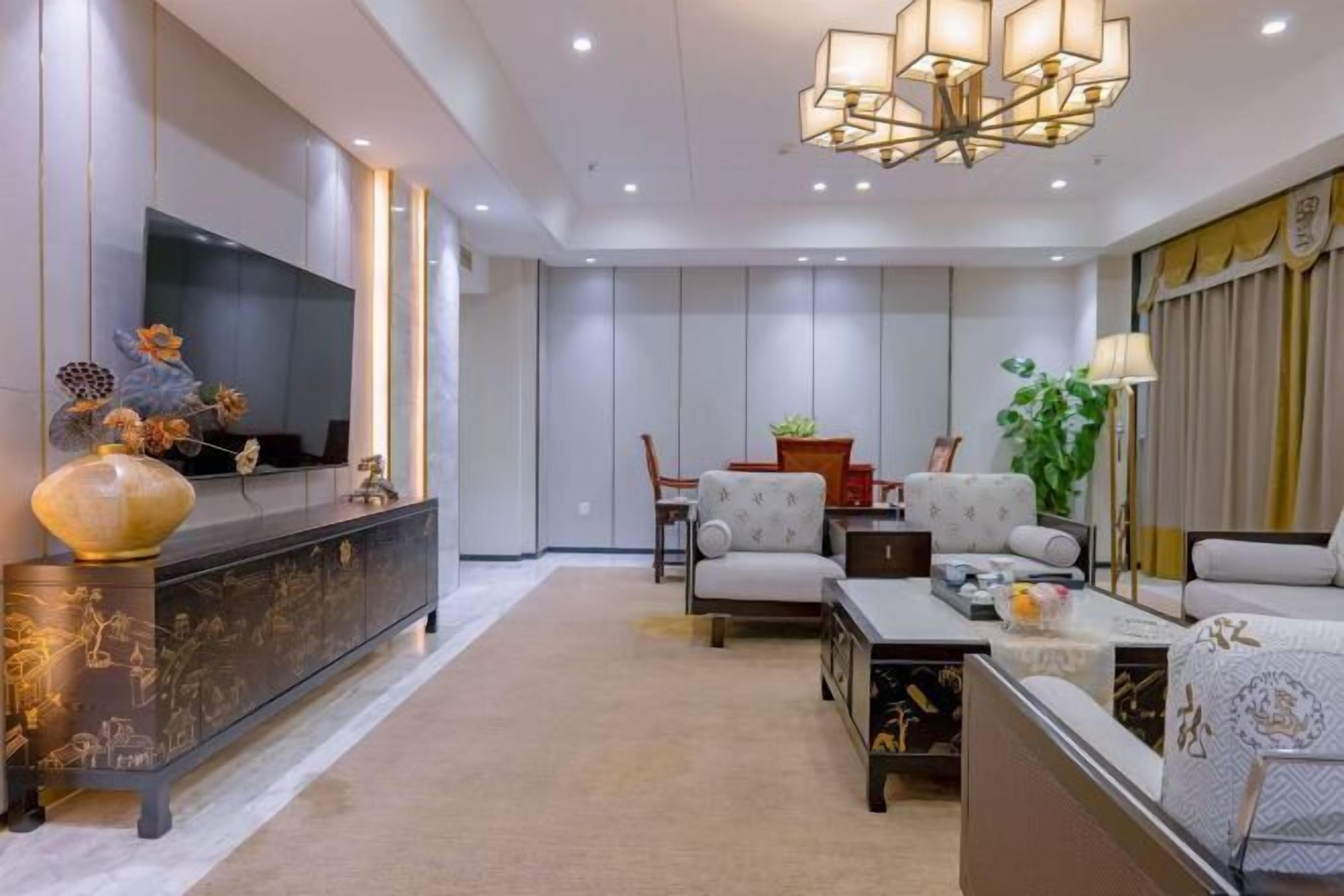 Cribs/infant beds, Internet, alarm clocks