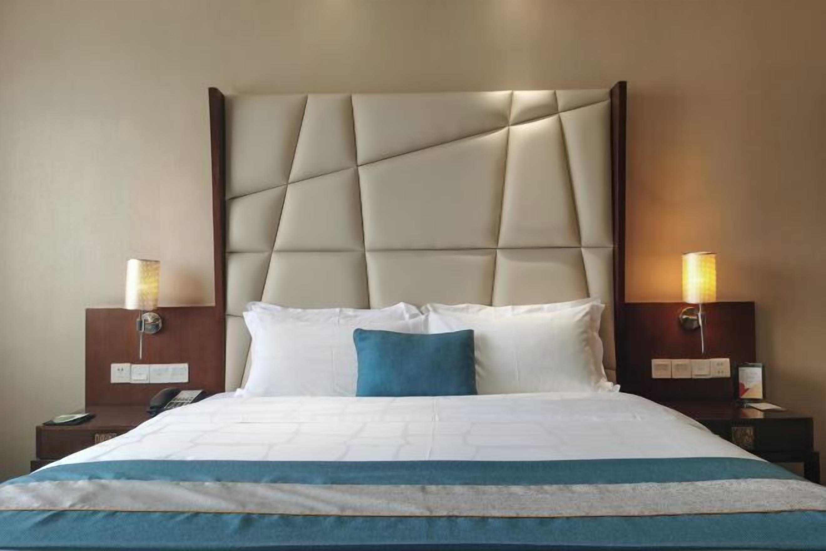 Cribs/infant beds, Internet, alarm clocks