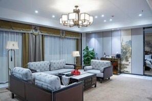 Cots/infant beds, Internet, alarm clocks - Huidong Hotel (Zigong City)