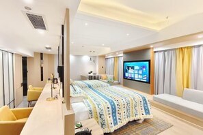 Cribs/infant beds, Internet, alarm clocks - Huidong Hotel (Zigong City)