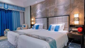 Cribs/infant beds, Internet, alarm clocks