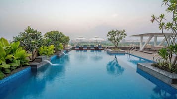 Kolam renang terbuka