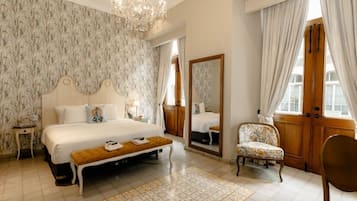 San Felipe Junior Suite, 1 Double bed or 2 Single Beds | 3 間臥室、埃及棉床單、高級寢具、羽絨被
