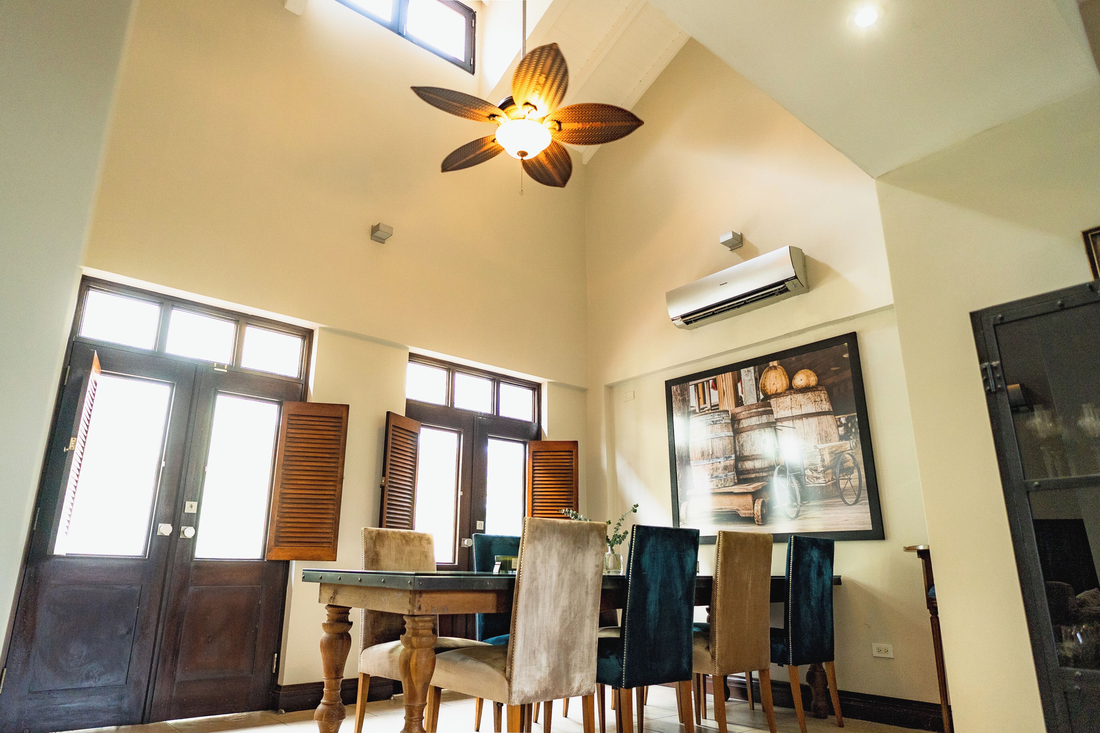 exclusive house | living area | 50-inch flat-screen tv with digital channels, tv, netflix