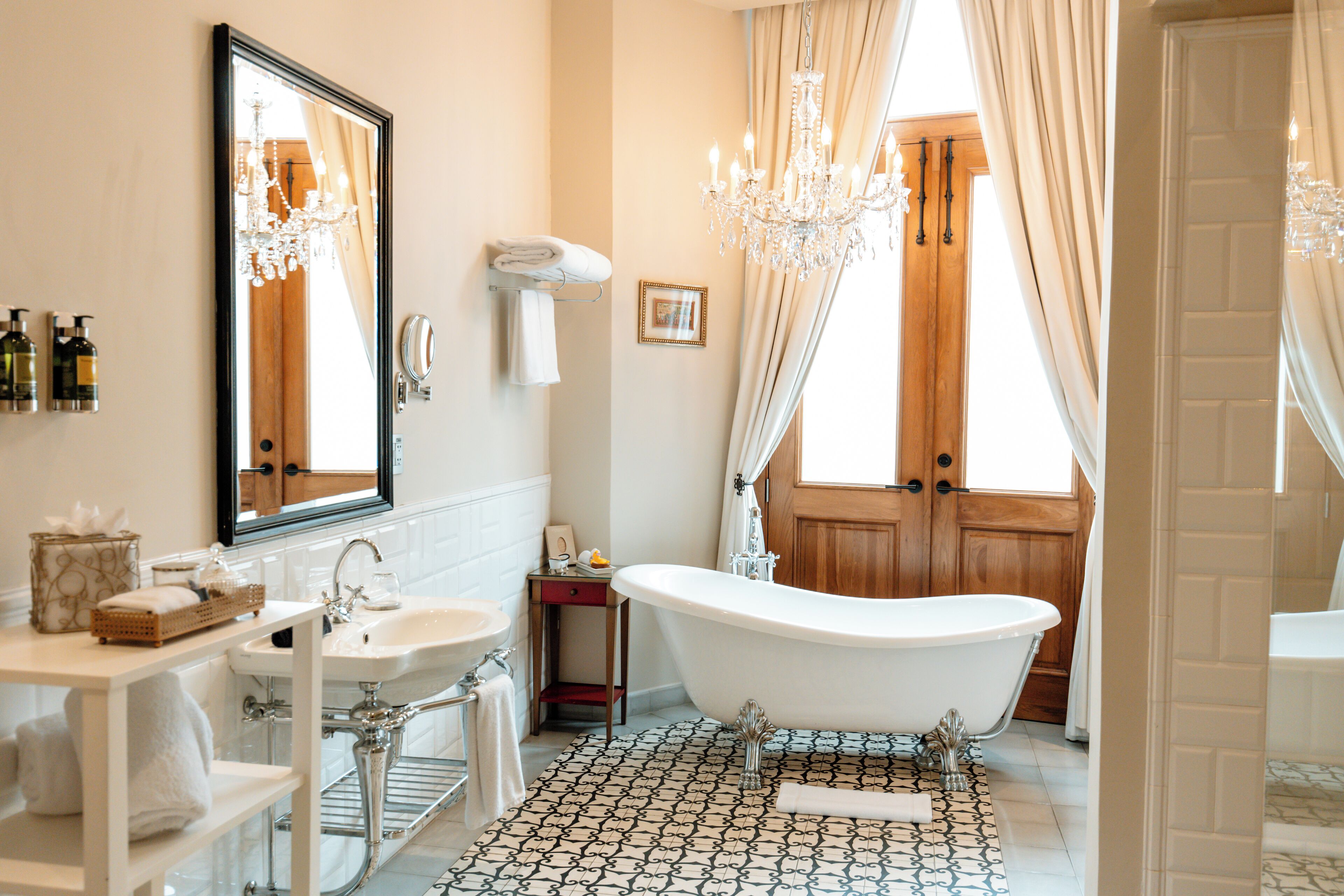 corner suite,  1 king bed (city view) | 3 bedrooms, egyptian cotton sheets, premium bedding, down duvets