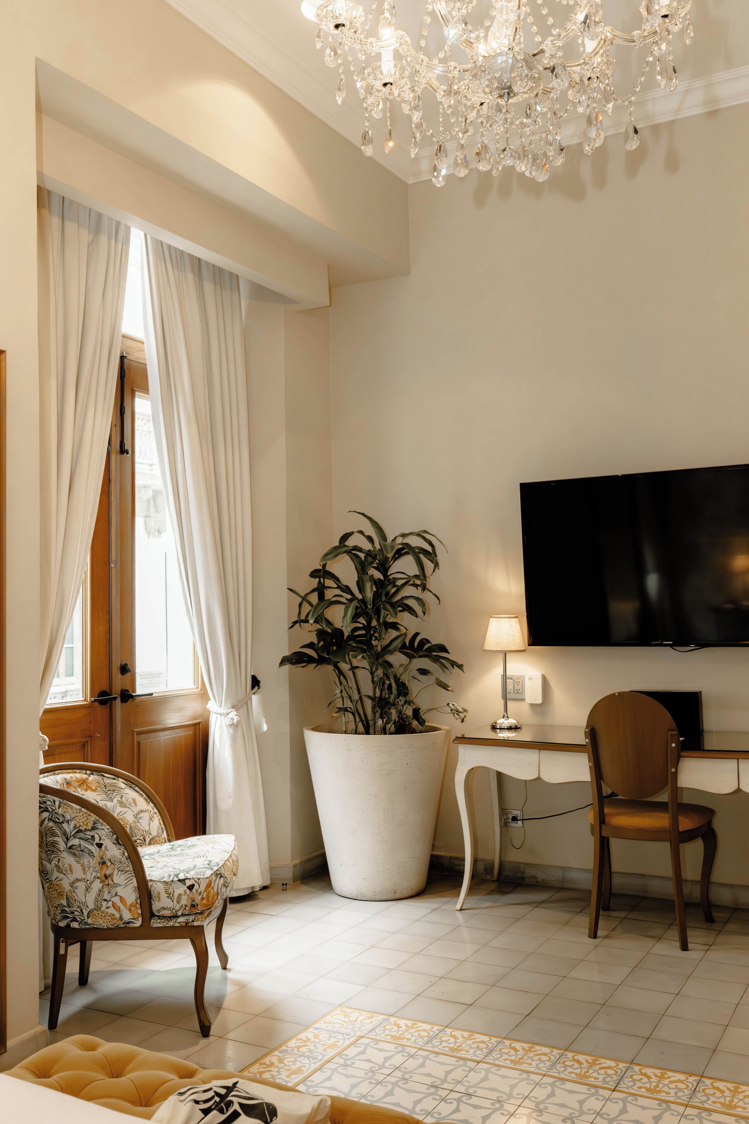 50-inch flat-screen tv with digital channels, tv, netflix