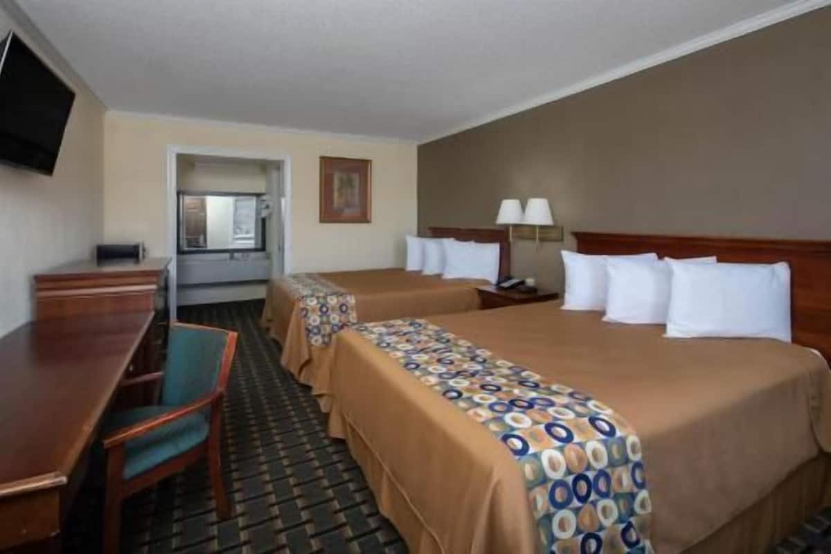 Desk, iron/ironing board, free WiFi, bed sheets