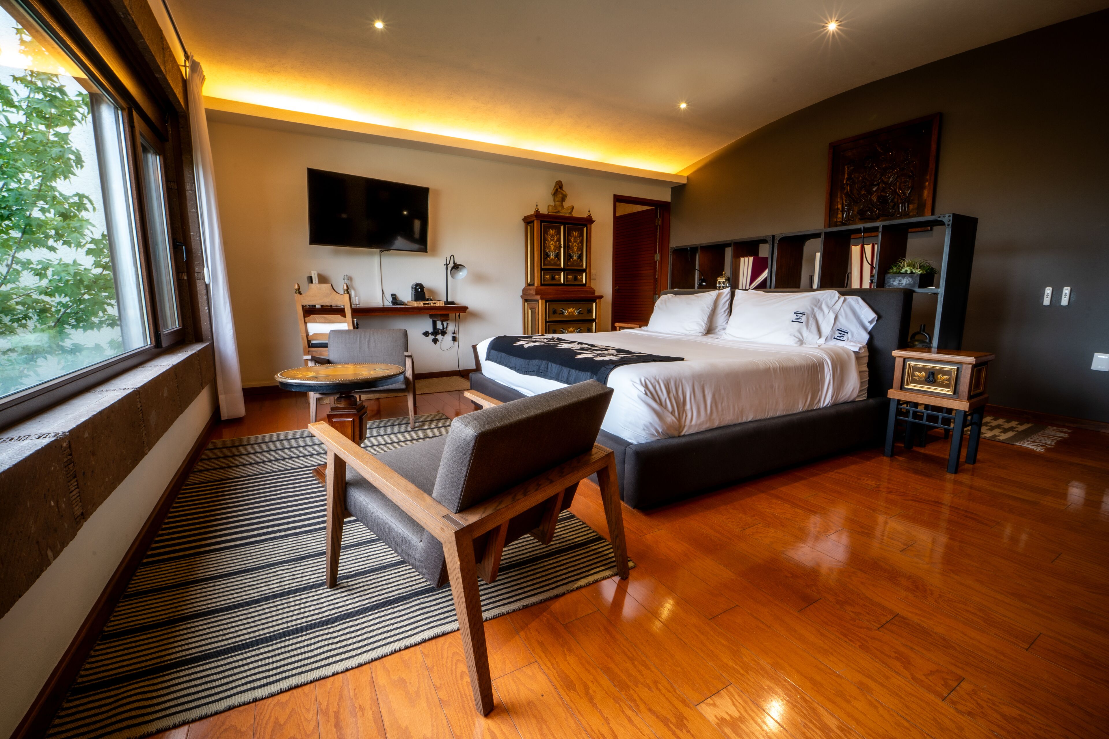 Superior Deluxe | Sengetøy av topp kvalitet, dundyner og safe på rommet