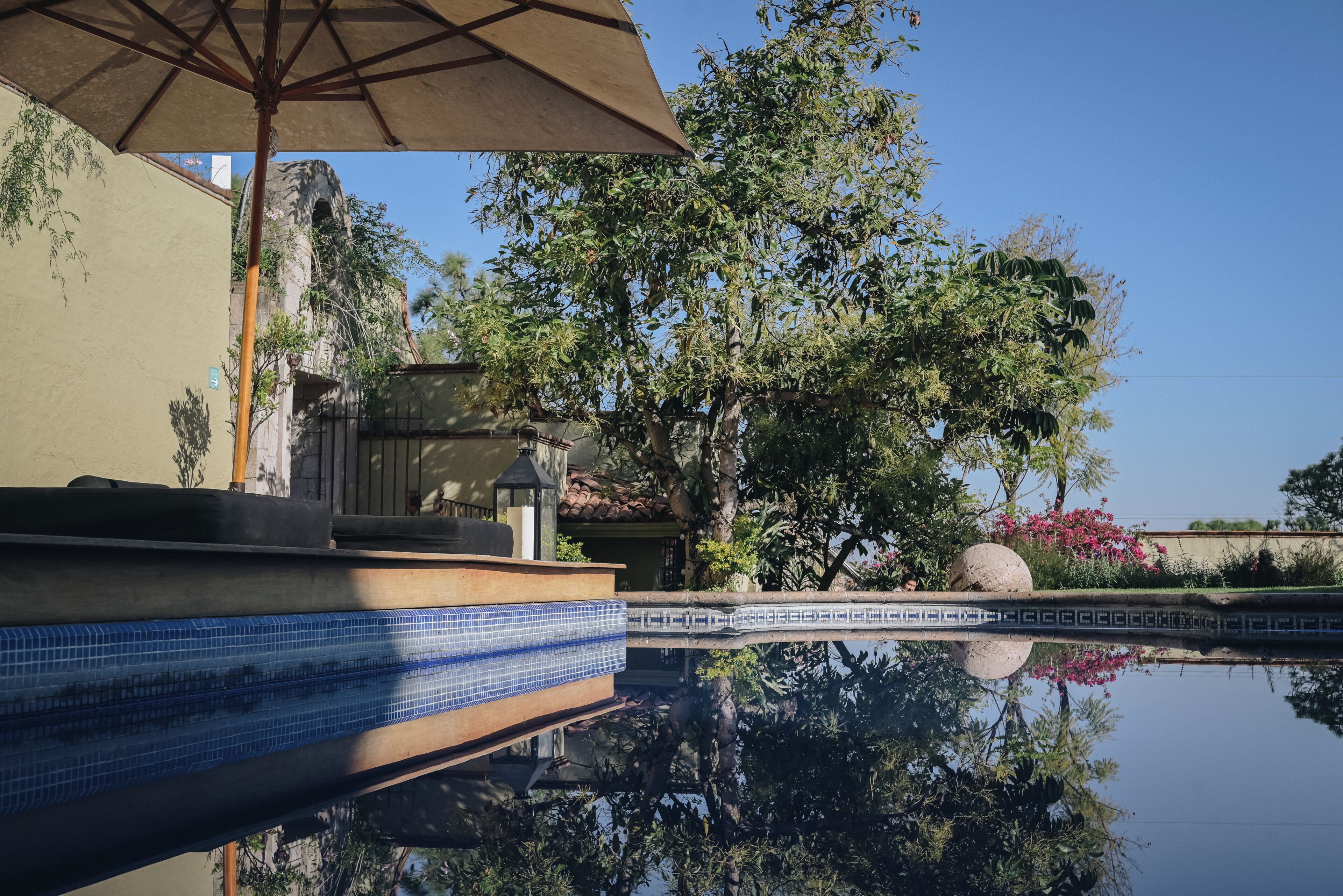 Outdoor pool, open 10:00 AM to 9:00 PM, sun loungers