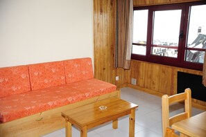 Iron/ironing board, bed sheets - Apartamentos Varios Pas de la Casa 3000 (Pas de la Casa)