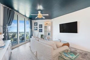 Lakás, 2 hálószobával (21004) | Nappalirész | Síkképernyős tévé és DVD-lejátszó