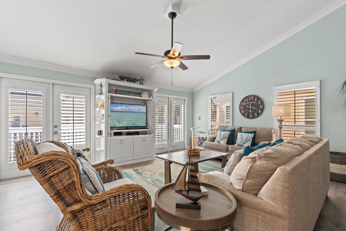 Condo | Living area | TV