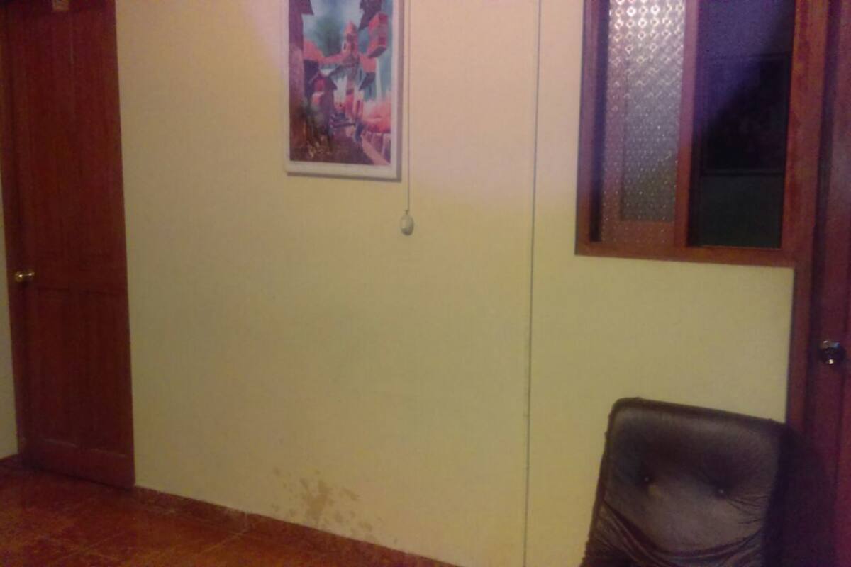 Desk, free WiFi