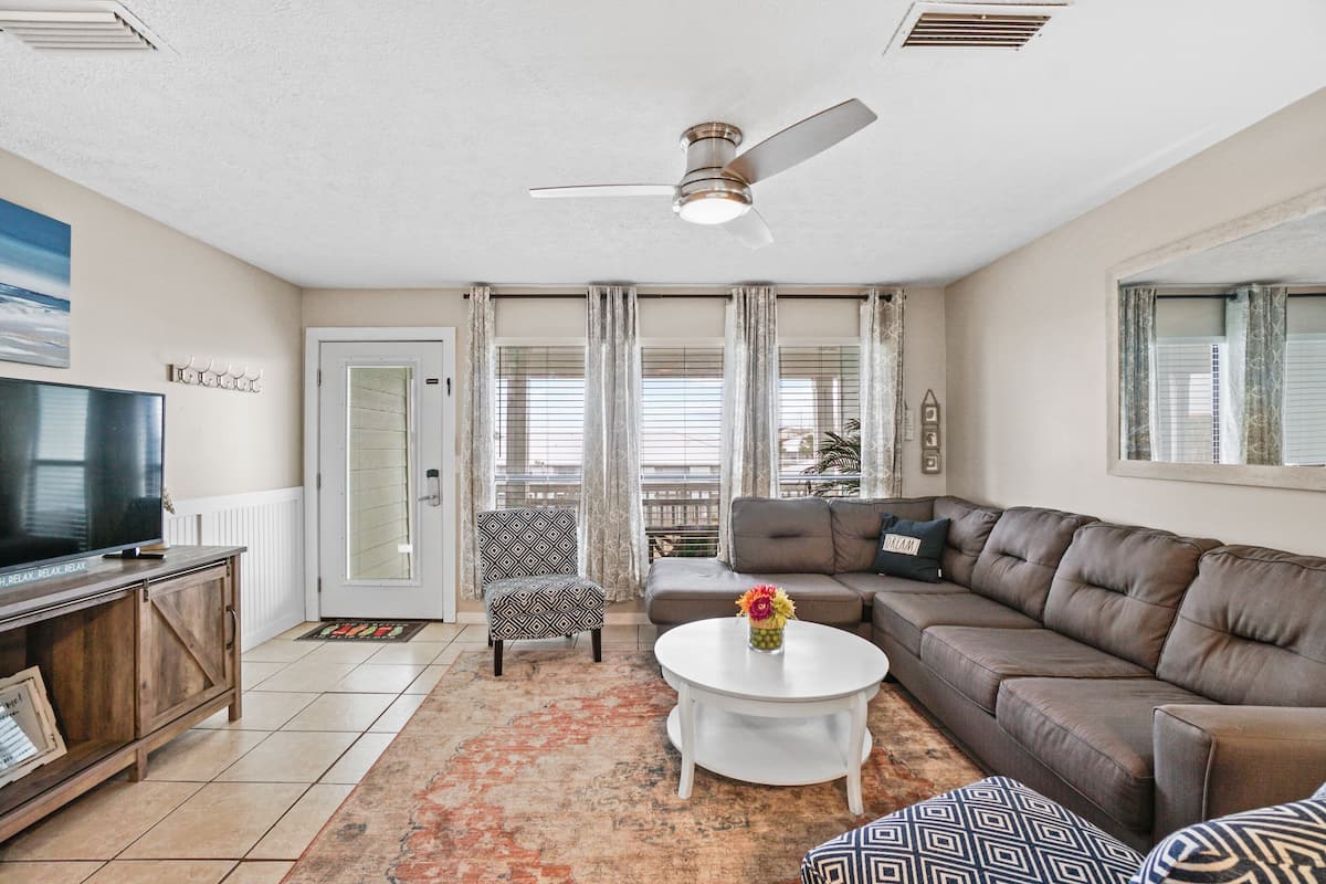 Condo, 1 Bedroom (H13) | Living area | TV
