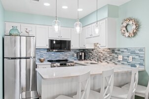 Condo, 1 Bedroom (L1) | Private kitchen | Fridge, microwave, oven, stovetop