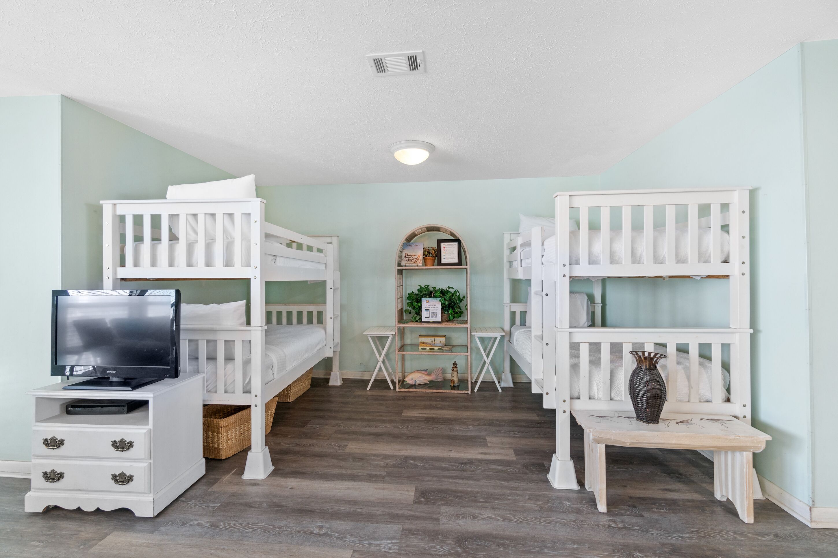 Two Bedroom Condo by the Beach I-6