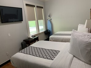 Standard Room, 2 Double Beds, Shared Bathroom | Desk, soundproofing, iron/ironing board, free WiFi