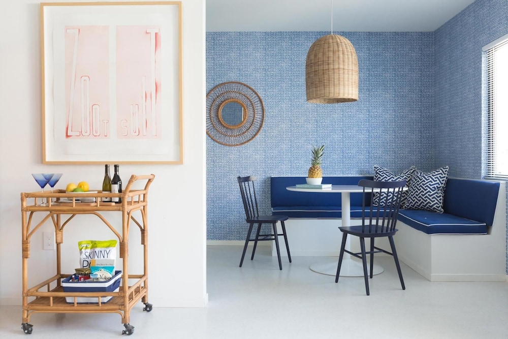 Holiday House Palm Springs by null