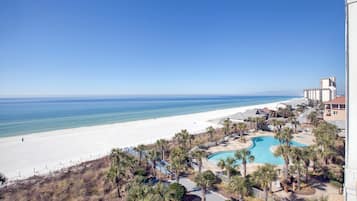 Vue depuis lâhĂ©bergement