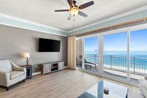 Apartment, 3 Schlafzimmer, Meerblick | Wohnbereich | Fernseher