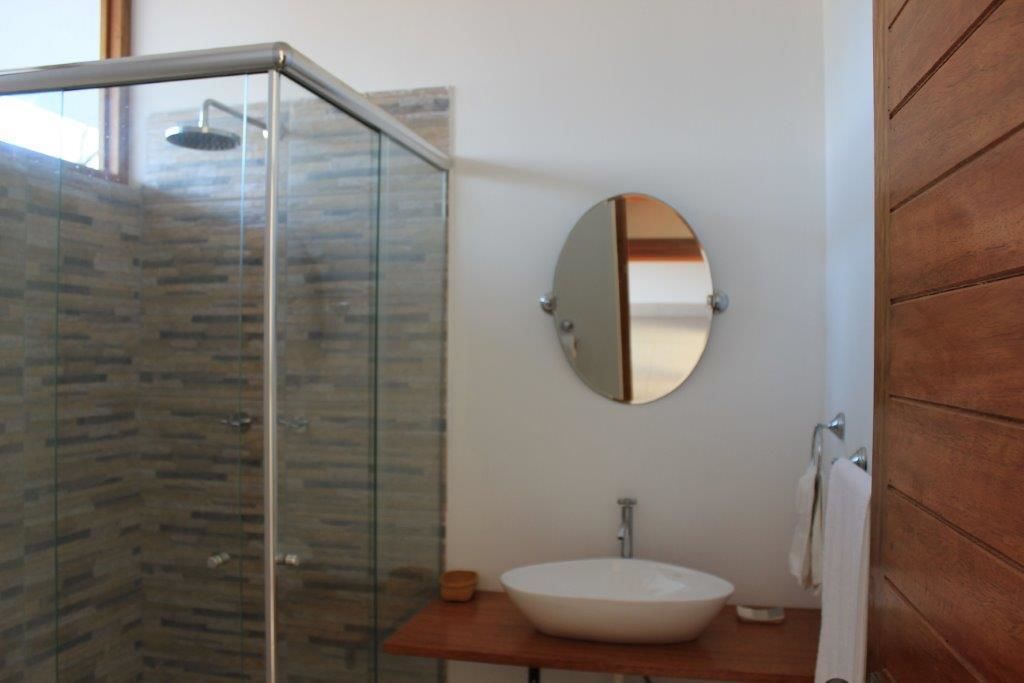 single room | bathroom shower