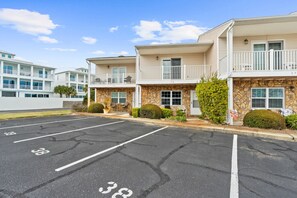 Free self parking - Woodland Shores Beach Resort by Panhandle Getaways (Miramar Beach)