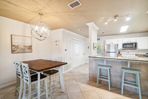 Condo, 2 Bedrooms (38) | In-room dining