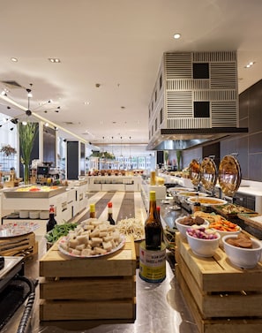 Daily buffet breakfast (IDR 289000 per person)