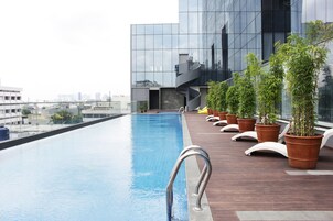 Outdoor pool, sun loungers
