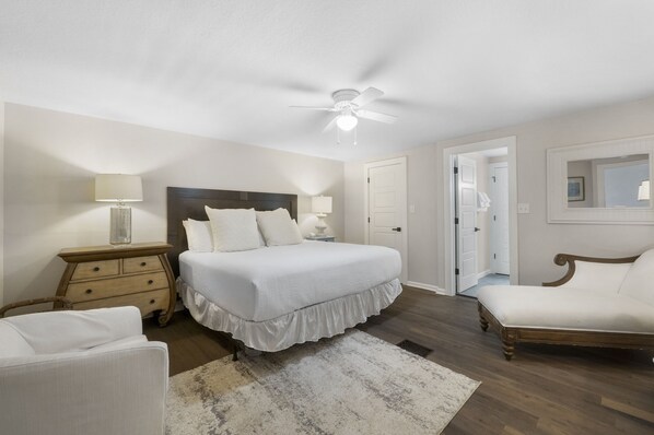 Condo, 2 habitaciones | 2 habitaciones, escritorio, tabla de planchar con plancha y wifi gratis 