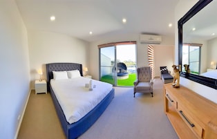 1 habitación, decoración personalizada y muebles diferentes