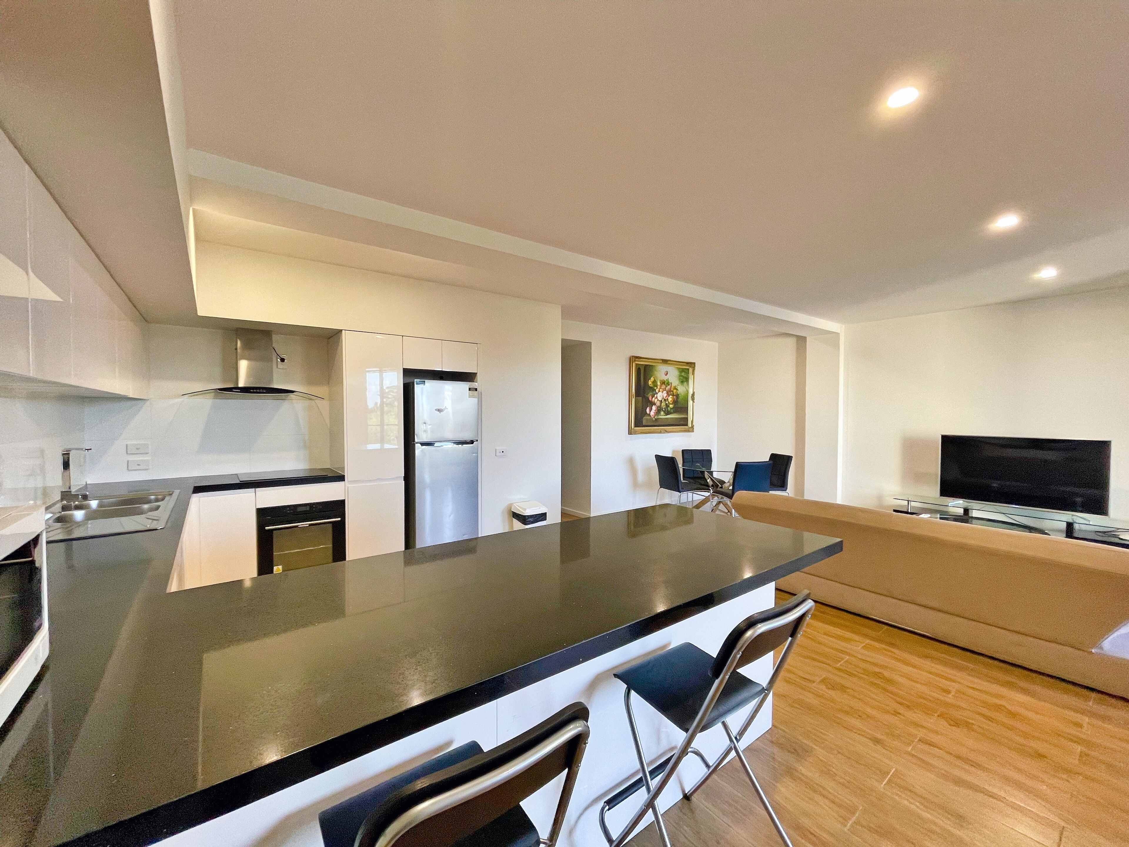 Apartamento, 1 habitación, balcón | Cocina privada | Frigorífico grande, microondas, horno y placa de cocina