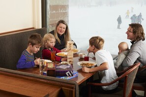 Family dining - Abom Hotel (Mount Buller)