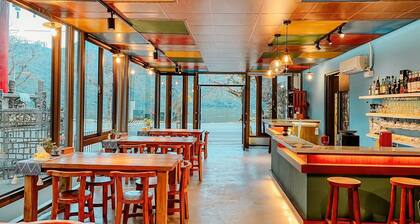 Lakeside 46