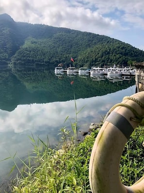 Lake - Lakeside 46 (Shoufeng)