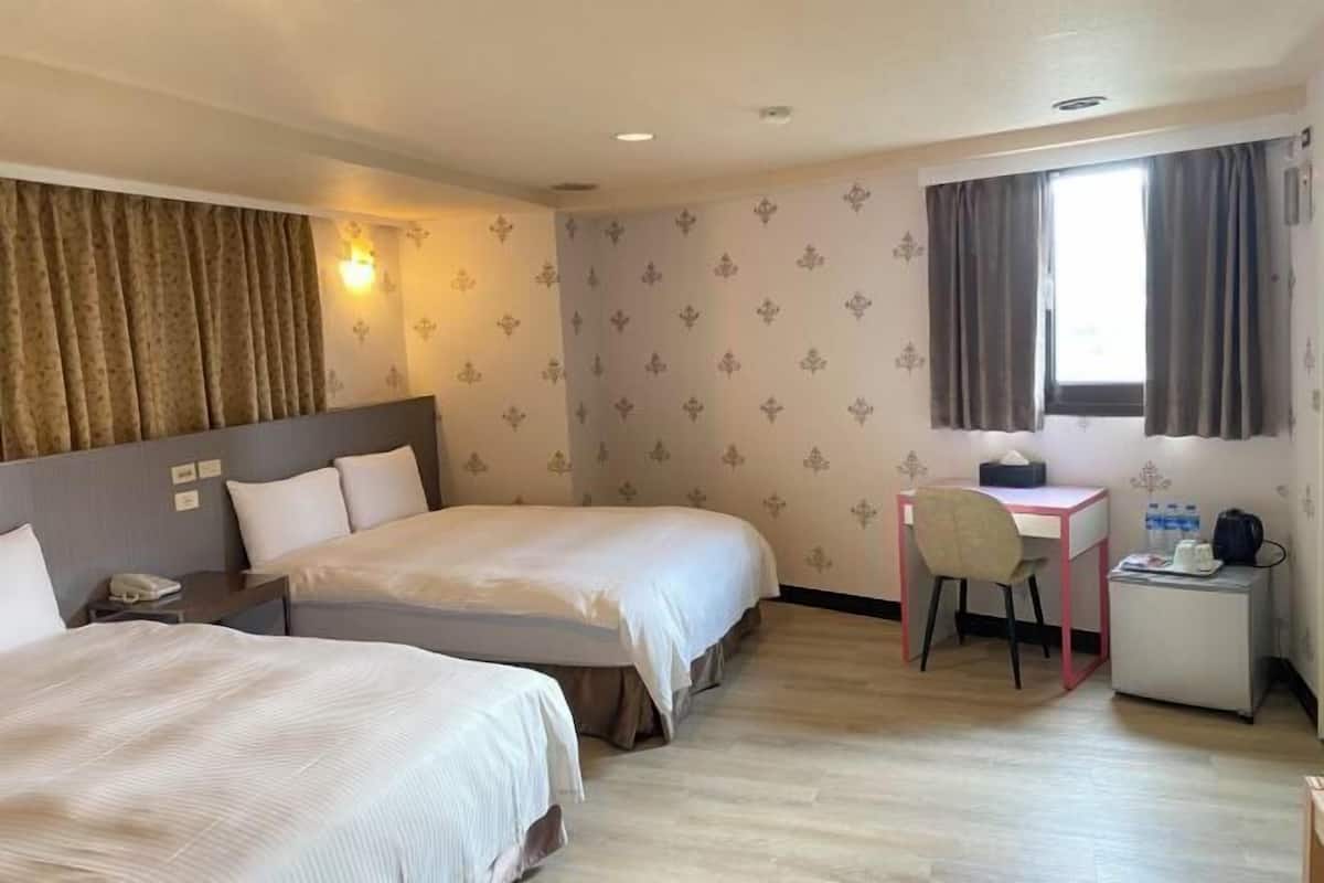 Down duvets, desk, blackout curtains, soundproofing