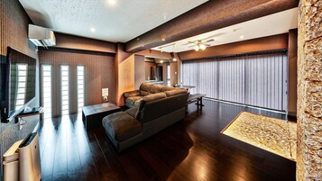 华丽套房, 3 间卧室, 无烟房, 桑拿浴 | 办公桌、隔音、熨斗/熨衣板、免费 WiFi