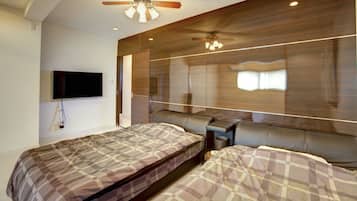 Desk, soundproofing, iron/ironing board, free WiFi