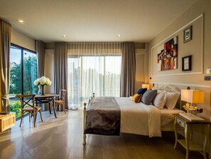 Deluxe Double | Minibar, escritorio, cortinas opacas y camas supletorias