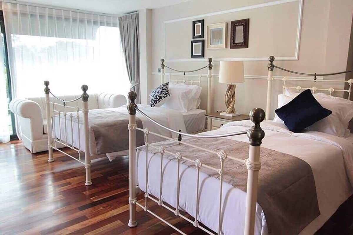 Minibar, desk, blackout drapes, rollaway beds