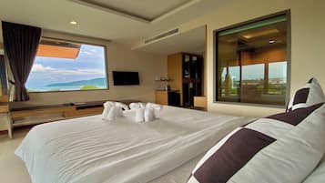 Deluxe Sea View | Premium bedding, in-room safe, desk, soundproofing