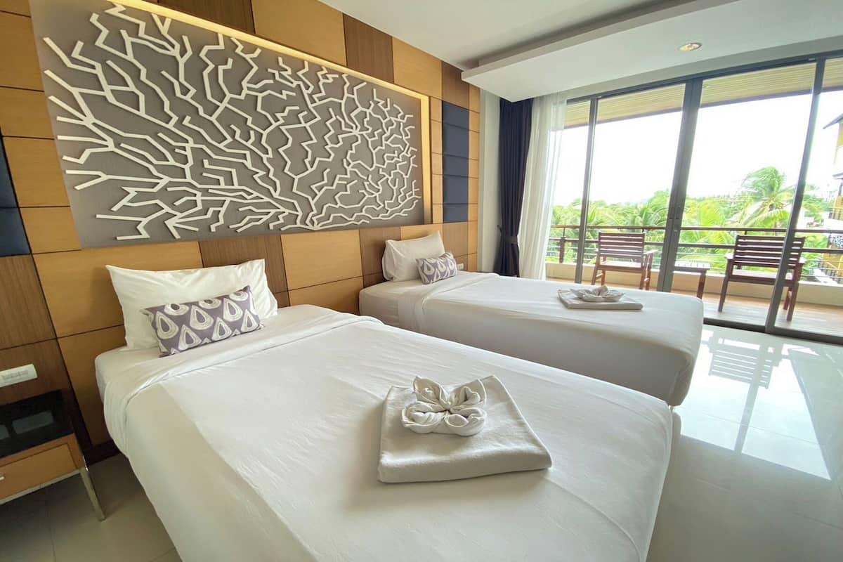 Deluxe Twin Room | Premium bedding, in-room safe, desk, soundproofing
