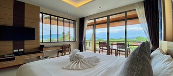 Aqua Resort Phuket - Near Beach and Chalong Pier