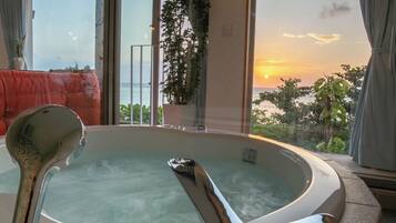 Standard Villa, Non Smoking (Spectacular view) | Bilik Mandi | Tab mandi dan pancuran berasingan, kelengkapan dandanan diri percuma